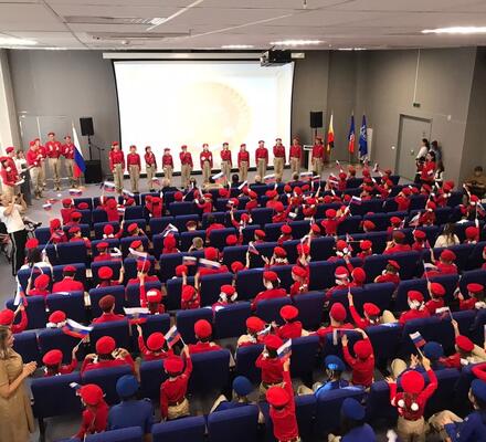 Церемония посвящения в маленькие патриоты дошкольников Первомайского района